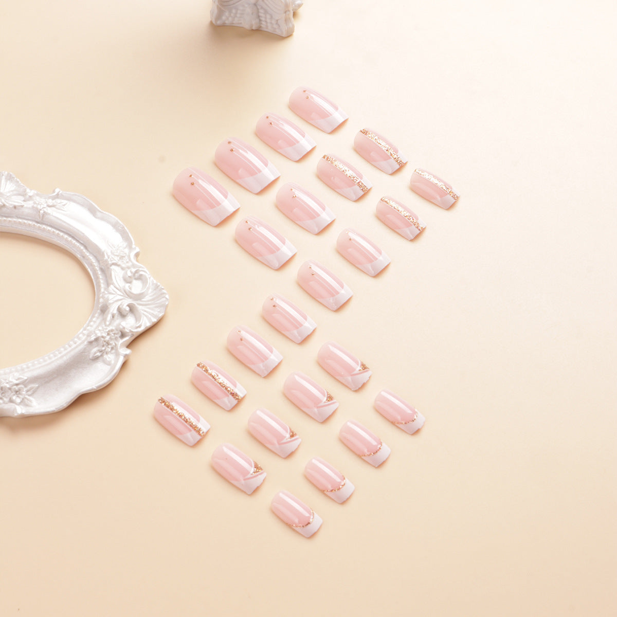 Elegantes French Tip Press-On Nail Art Set Brehn
