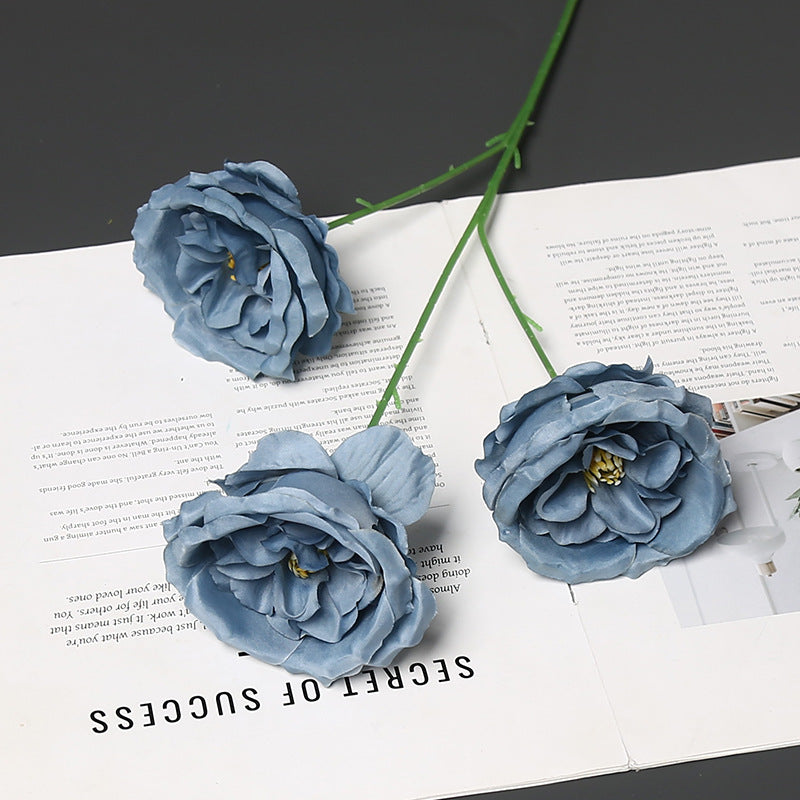 Elegante Seidenblume mit Stiel für die Wohnkultur dekorieren