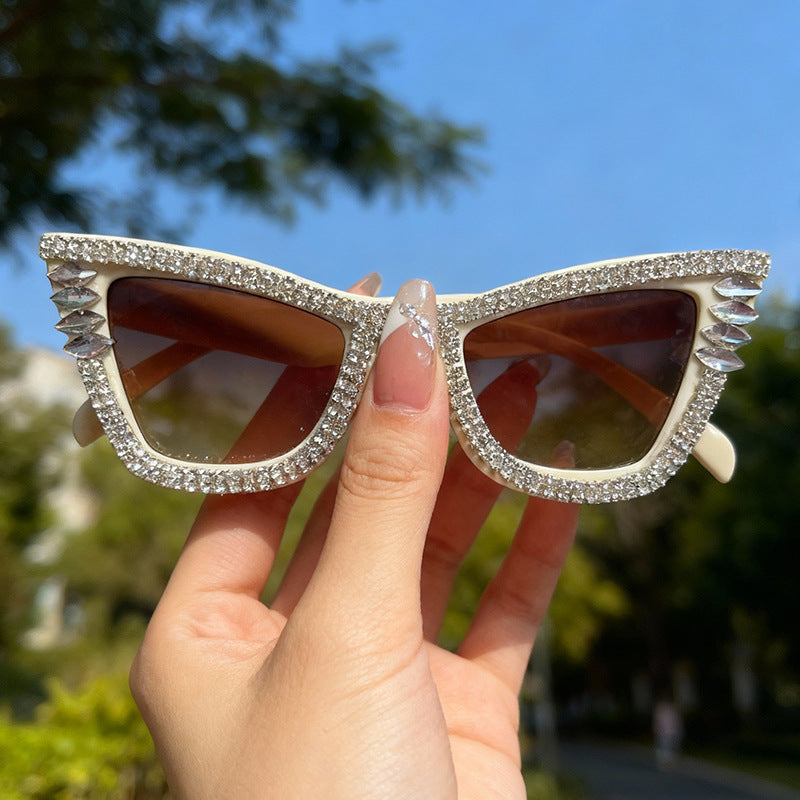 Rhinestone-betonte Katzenaugen-Sonnenbrille Brehn