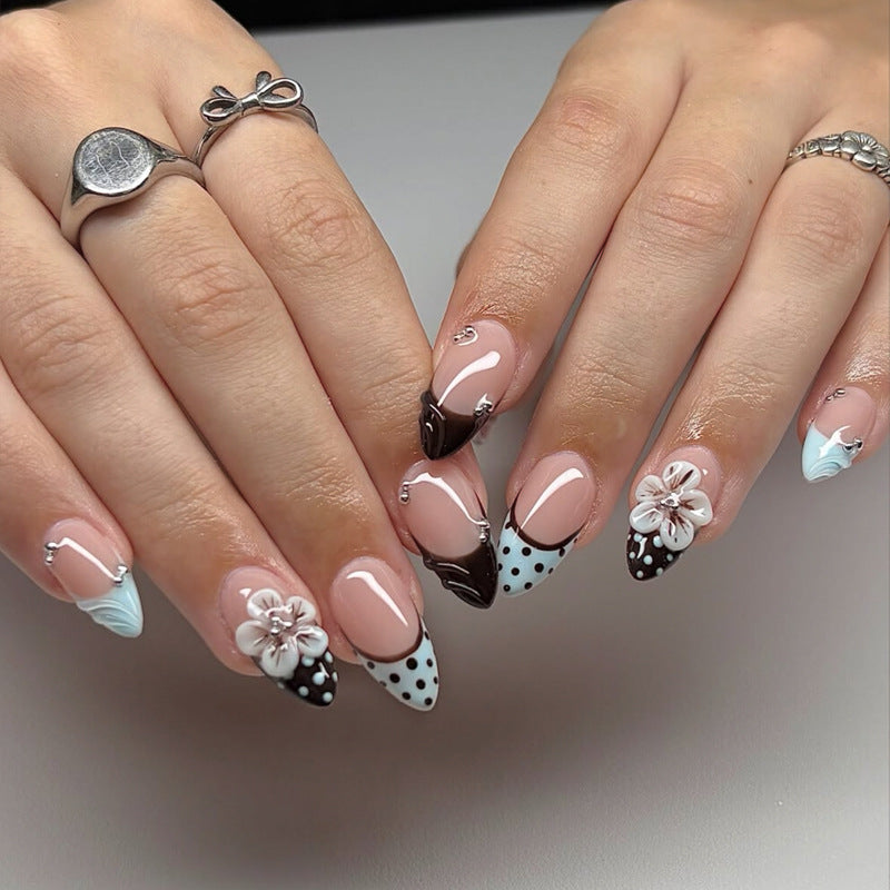 Künstlerisches Acryl Press-On Nageldesign Brehn