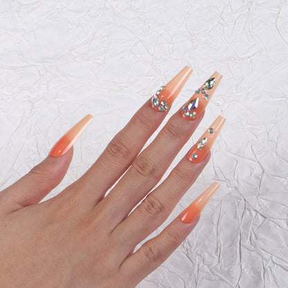 Kristall-verzierte Stiletto-Nagelerweiterungen Brehn