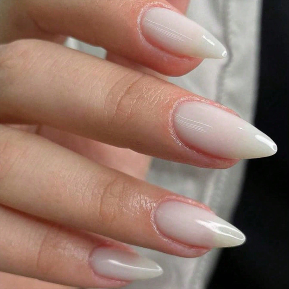 Glänzende spitze Nagelspitzen Brehn