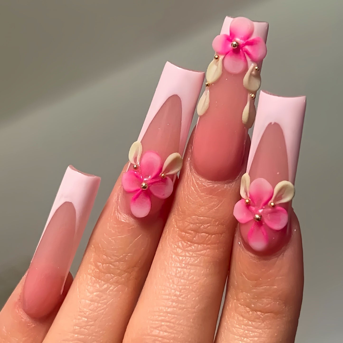 Blumenmuster Nagelspitzen Brehn