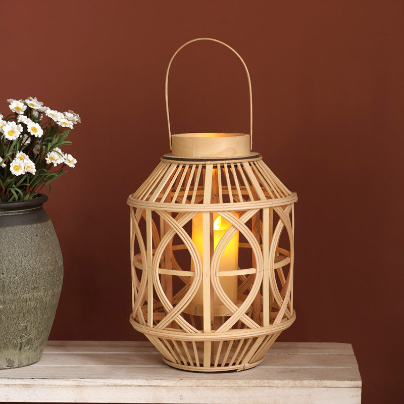 Handgefertigte Laterne aus Rattan Brehn