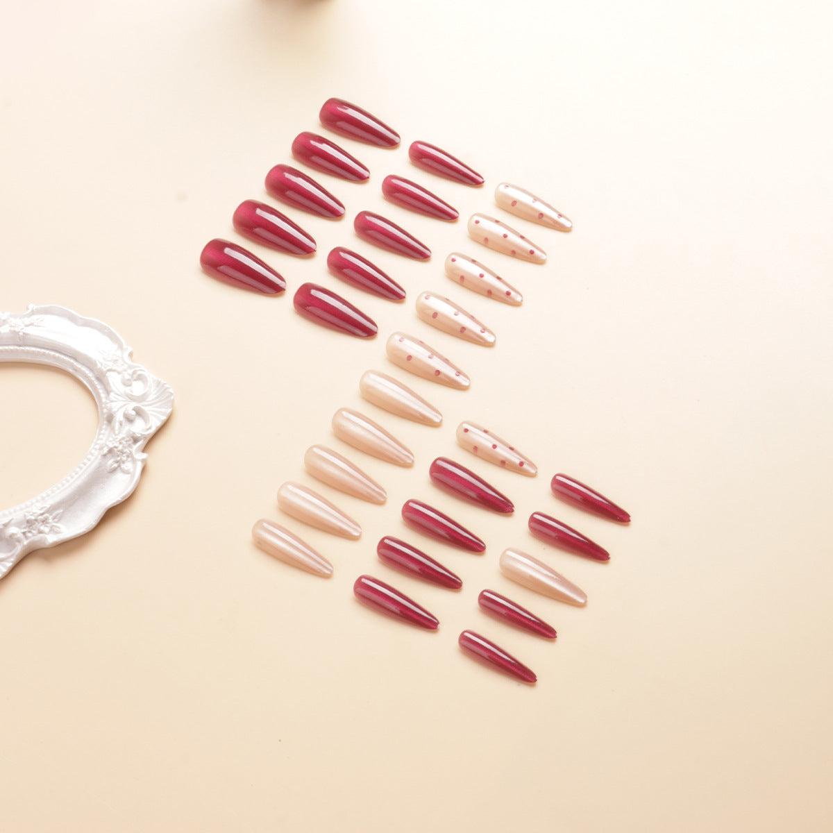 Premium Dekorative Stiletto Press-On Nagel Set Brehn