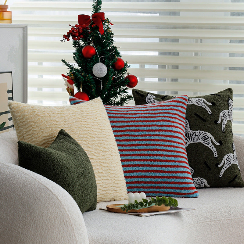 Kuscheliger Wohnkissenbezug aus Teddyfleece mit Zebrastreifen-Motiv Brehn