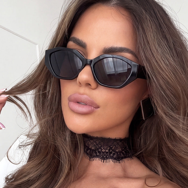 Damen stilvolle Sonnenbrille im modern geometrischen Design mit schützendem UV-Filter Brehn