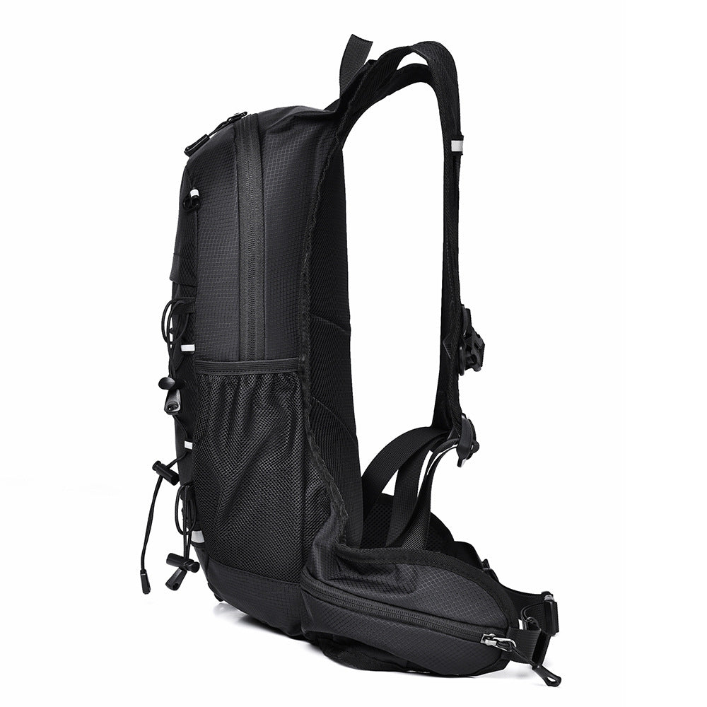 Hydration-Focused Adventure Daypack Brehn