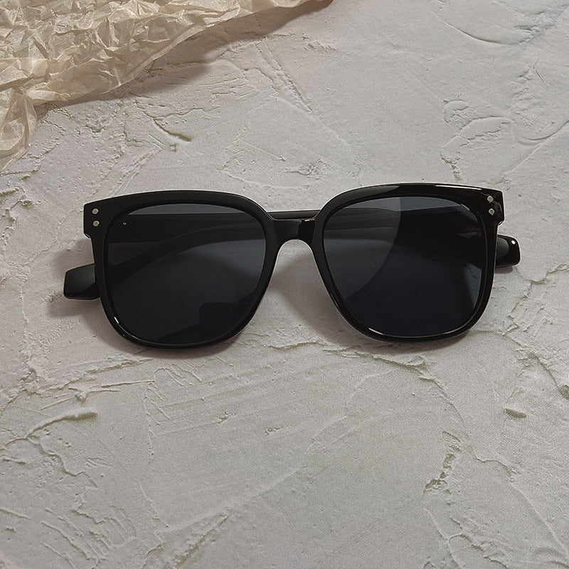Modische Oversized Sonnenbrille Im Zeitgenössischen Design Brehn