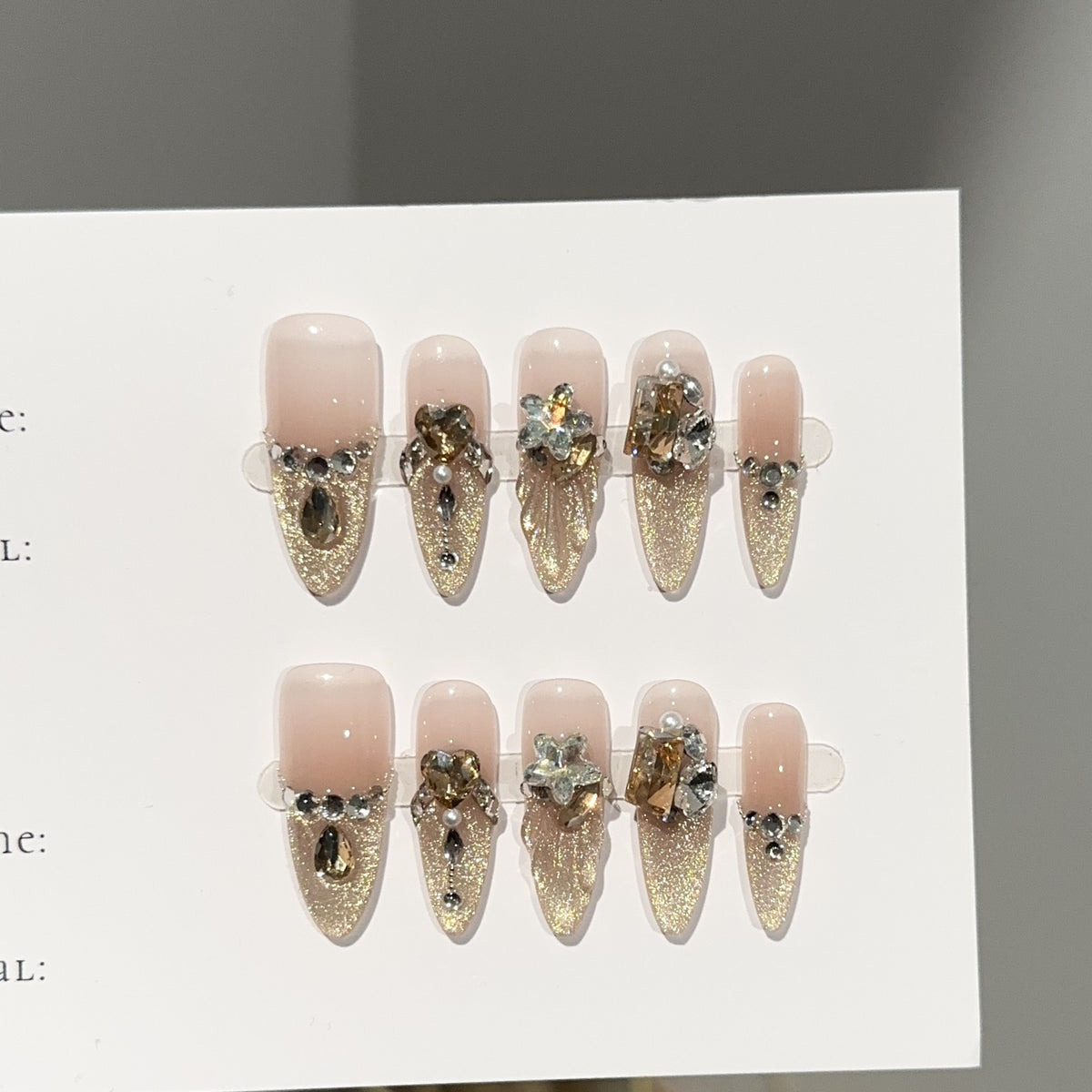 Premium Dekorativer Nagelset