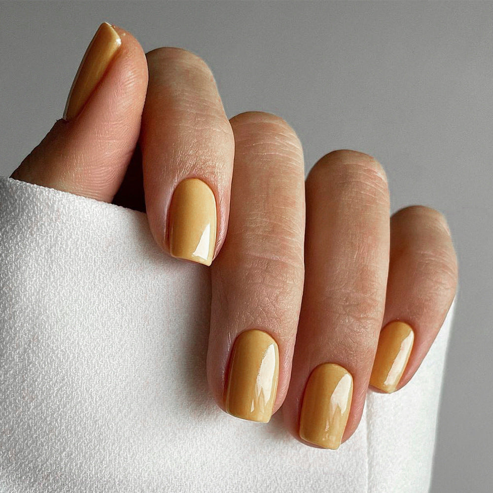 Hochglänzende Nagelkunst Brehn