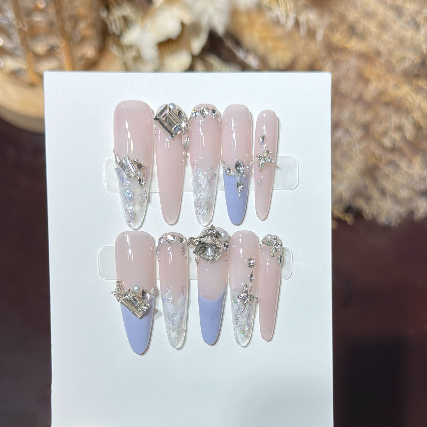 Elegantes Stiletto Presse-Nagelkunst-Set mit Strass-Verzierungen Brehn