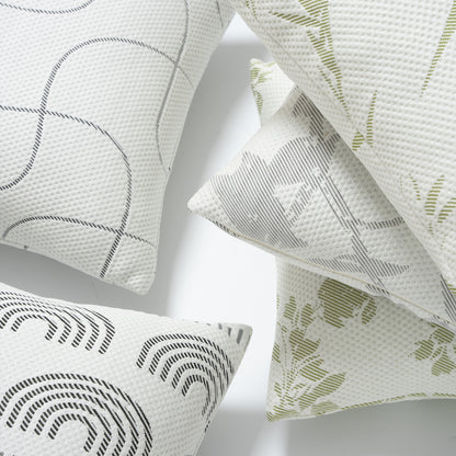 Jacquard-Kissenbezug mit strukturierter Waffel-Webung und filigranem Blattmuster Brehn