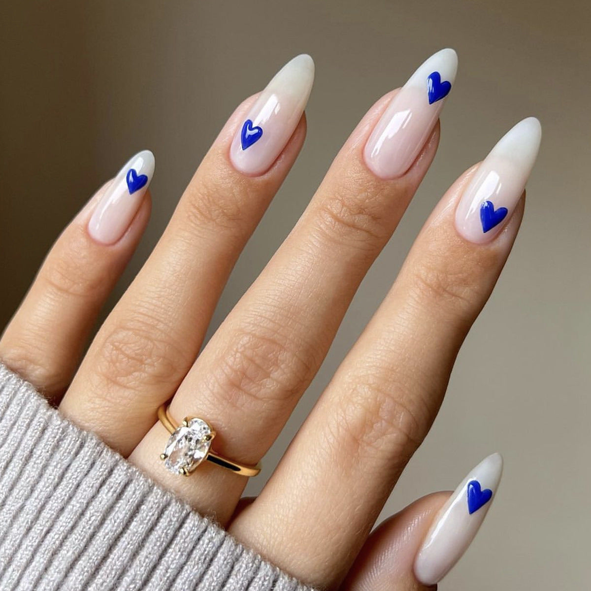 Herz-Akzent Acrylnageldesign Brehn