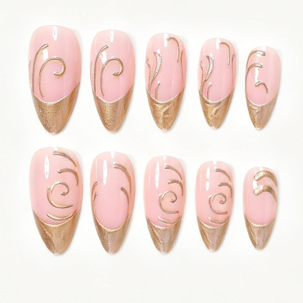 Elegante goldakzentierte Press-On-Nagelkunst Brehn