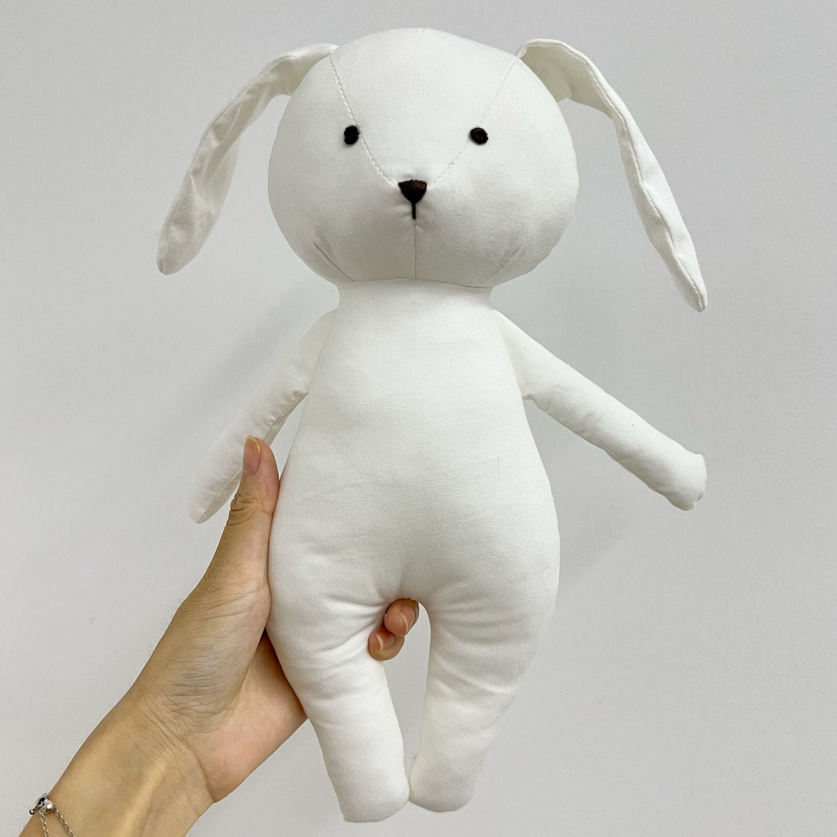 Weiche Leinenhase Puppe Paar mit abnehmbaren vintage-inspirierten Outfits