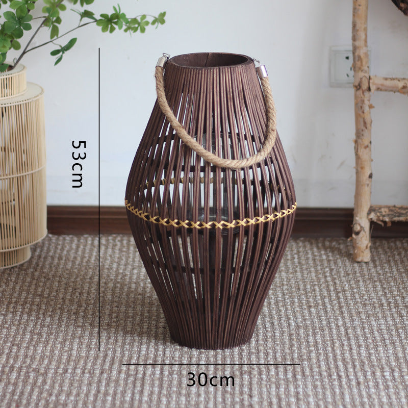 Stilvolle Laterne aus Rattan mit Holzgestell Brehn