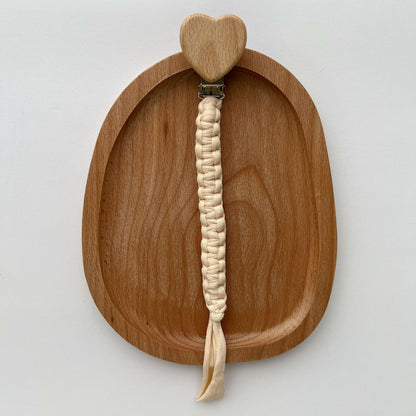 Geflochtener Baumwoll-Schnuller- und Beißring-Clip mit herzförmiger Holz-Sicherheitsklemme