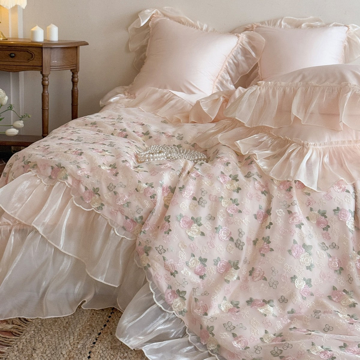 Vintage Floral Bestickte Rüschene Bettbezug & Organza Tagesdecke Ensemble