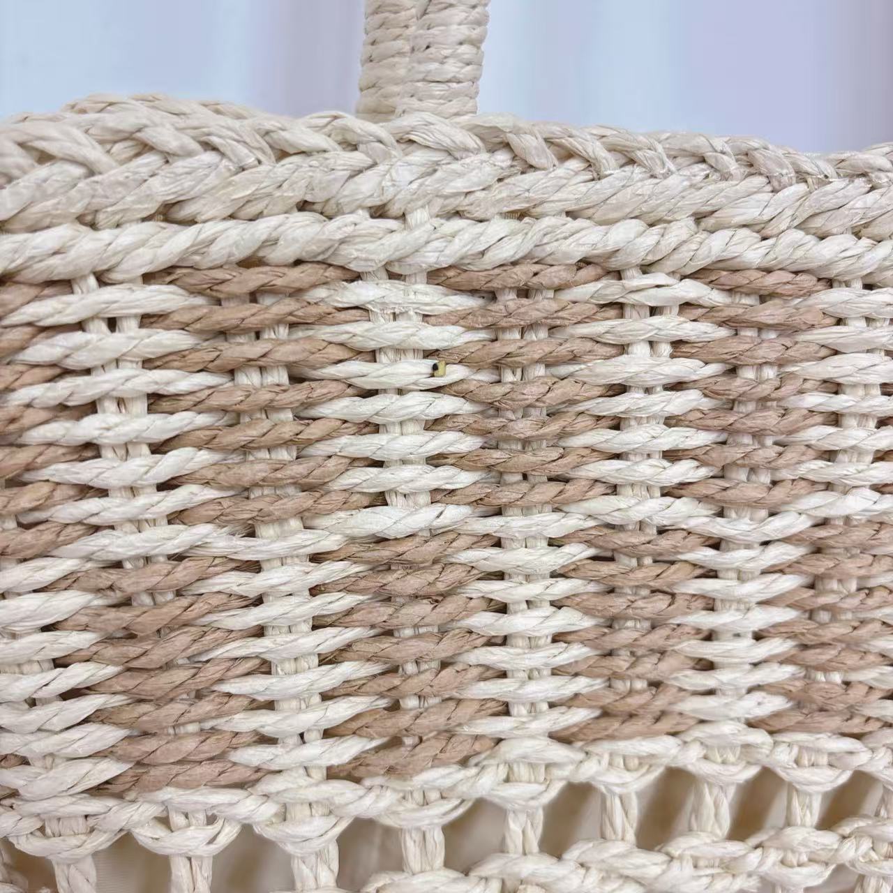 Geflochtene Strandtasche mit Luftiger Netzstruktur Brehn