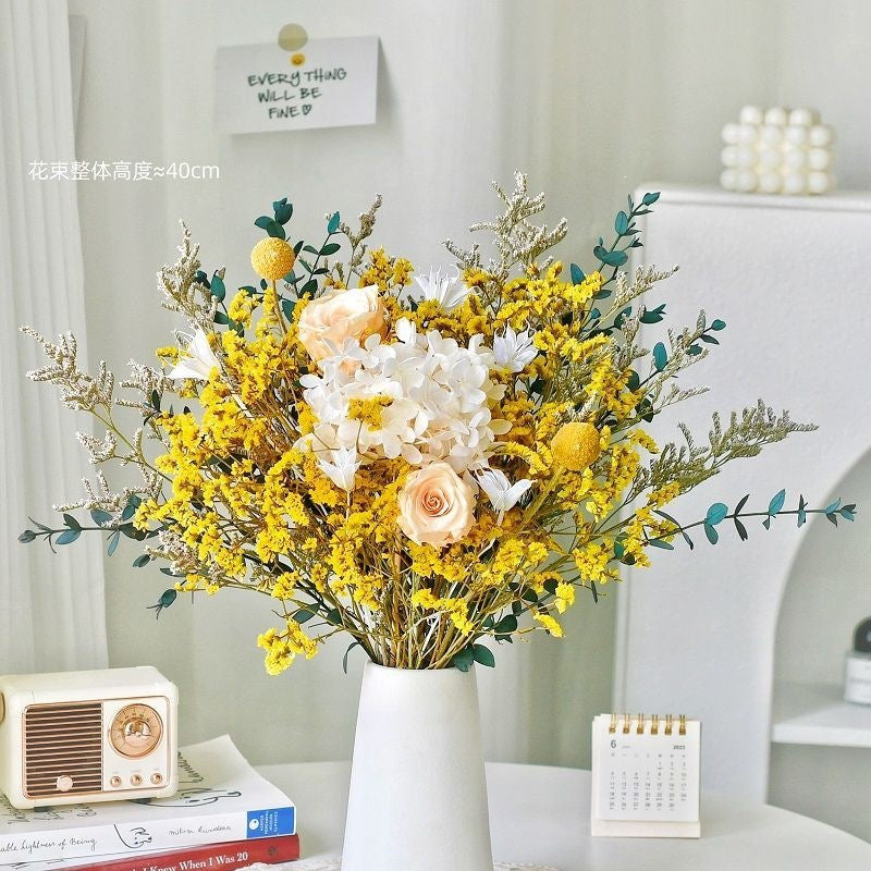 Getrocketer Blumenstrauß