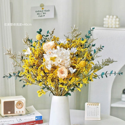Getrocketer Blumenstrauß