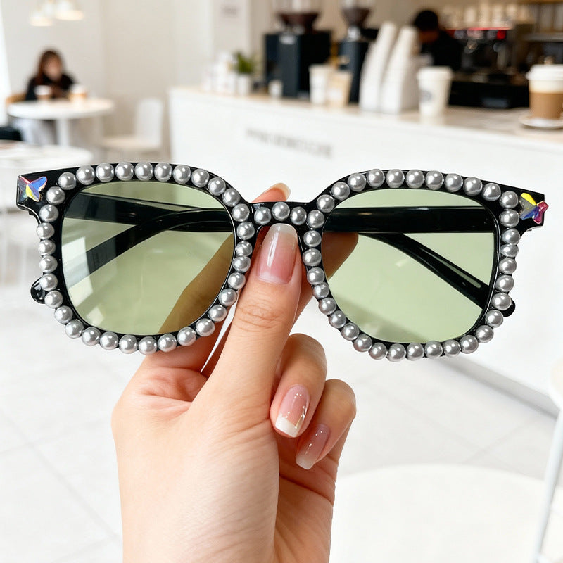 Luxuriöse mit Perlen verzierte Katzenaugen-Sonnenbrille Brehn