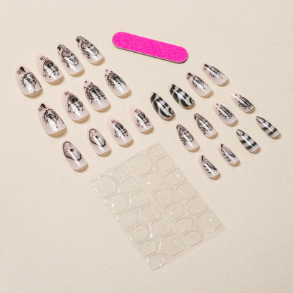 Künstlerische Nagelkunst