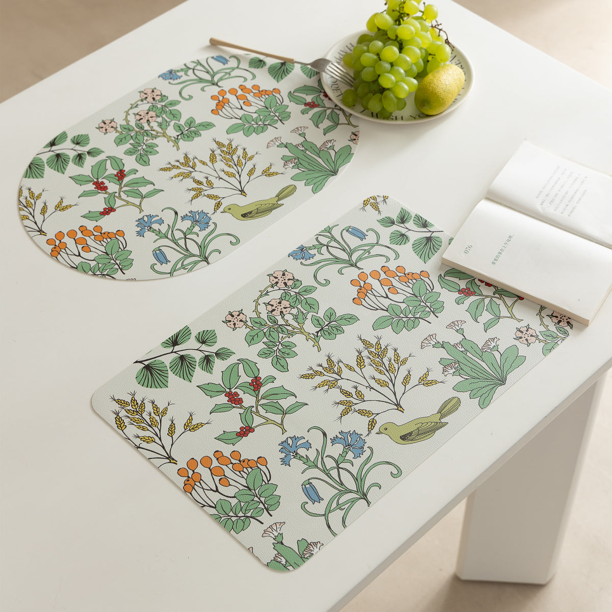 Abwischbare Tischsets aus PU‑Leder mit botanischem Silhouetten‑Design Brehn