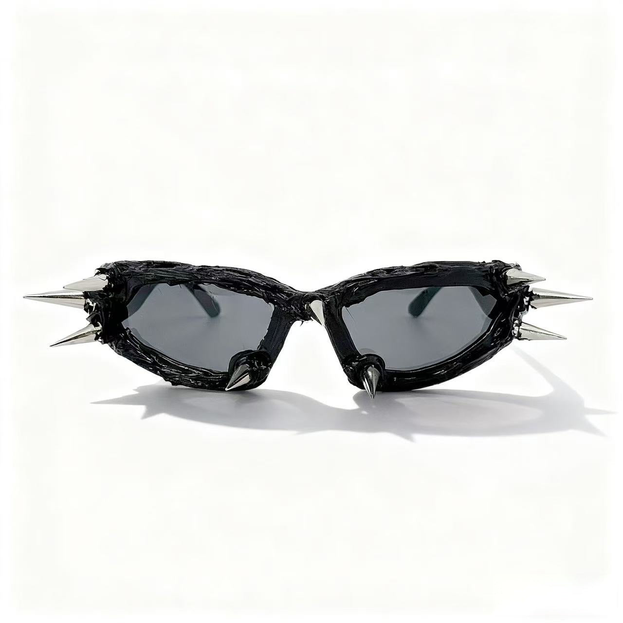 Damen extravagante Mode-Sonnenbrille mit einzigartigem Spikes-Design Brehn