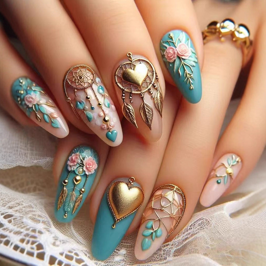 Kunstnagelset mit traumhaften 3D-Rosen- und Herzverzierungen Brehn