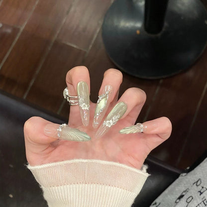 Dekorative florale Acryl-Nagelverlängerungen