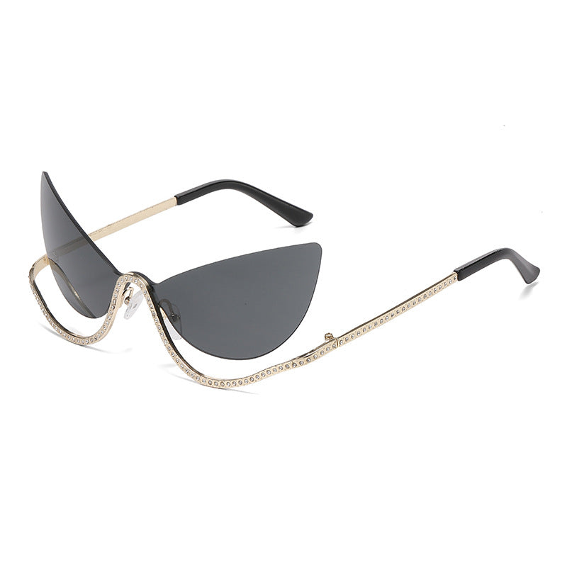 Damen extravagant geformte Cat-Eye Sonnenbrille mit funkelnden Applikationen Brehn