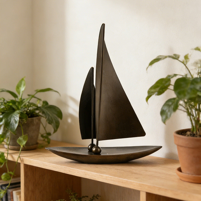 Maritim inspiriertes dekoratives Segelboot-Skulptur