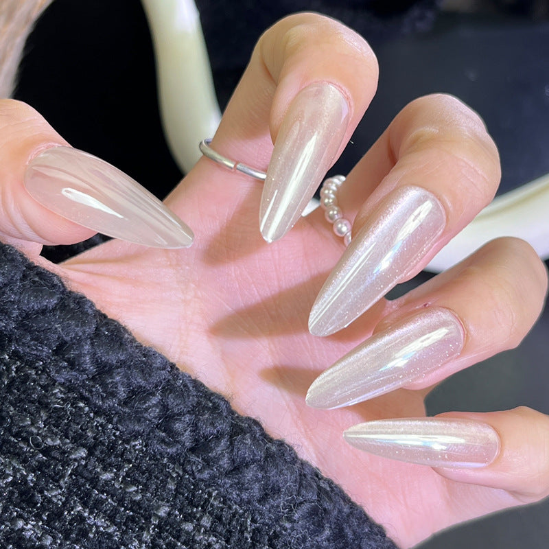 Glamouröses Press-On Nagelkunst-Set mit stylishen Edelstein-Akzenten Brehn