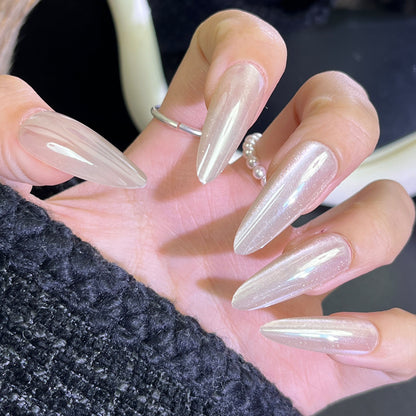 Glamouröses Press-On Nagelkunst-Set mit stylishen Edelstein-Akzenten Brehn