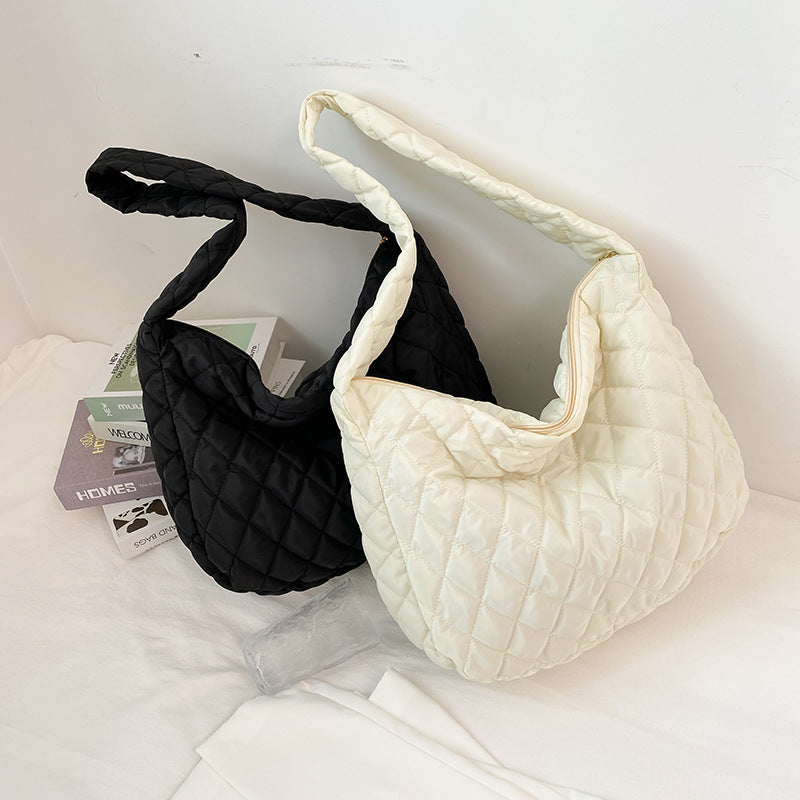 Gepolsterte Stepp-Hobo-Handtasche