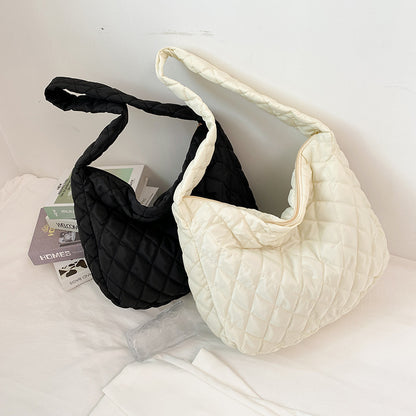 Gepolsterte Stepp-Hobo-Handtasche