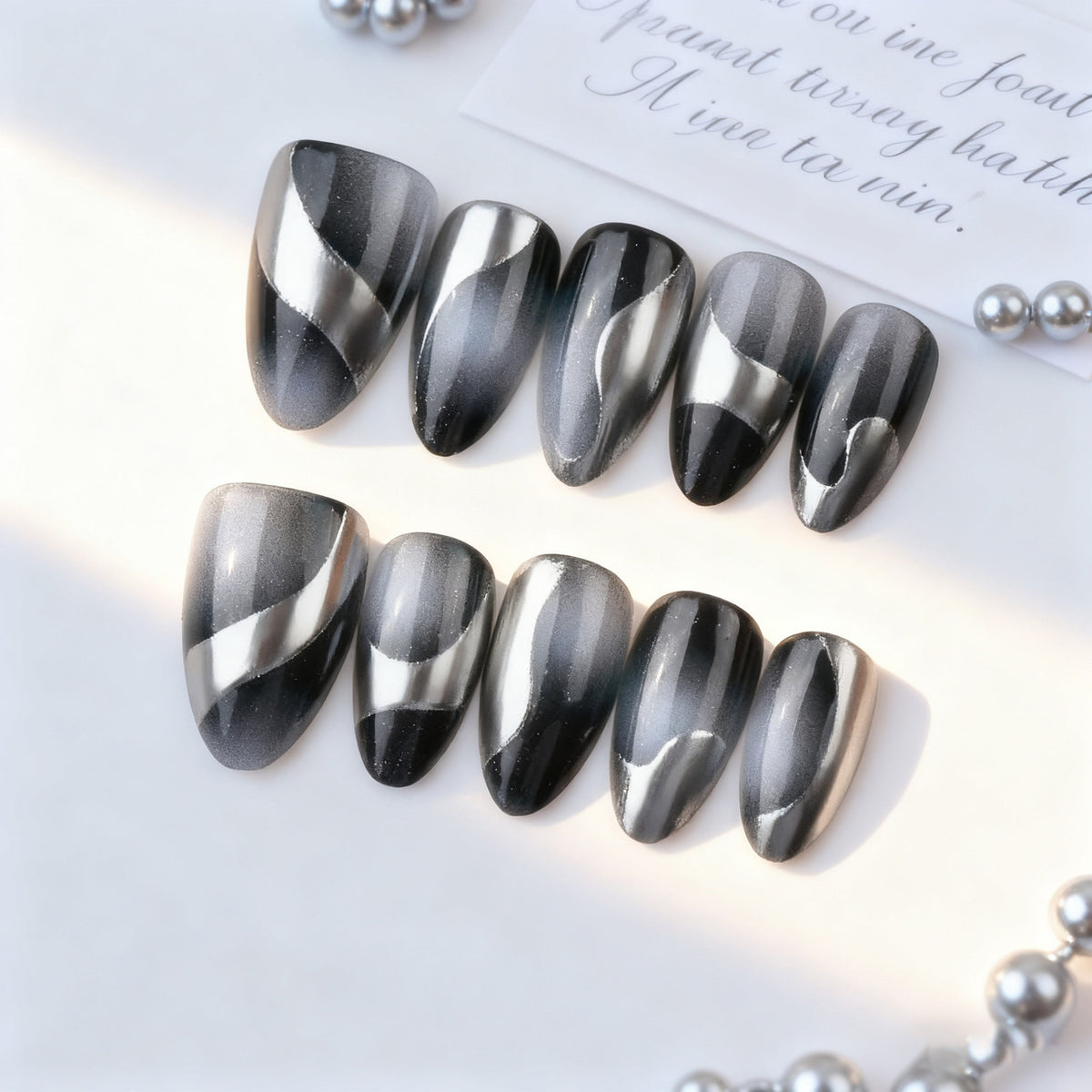 Künstlerisches Glam Nageldesign Brehn