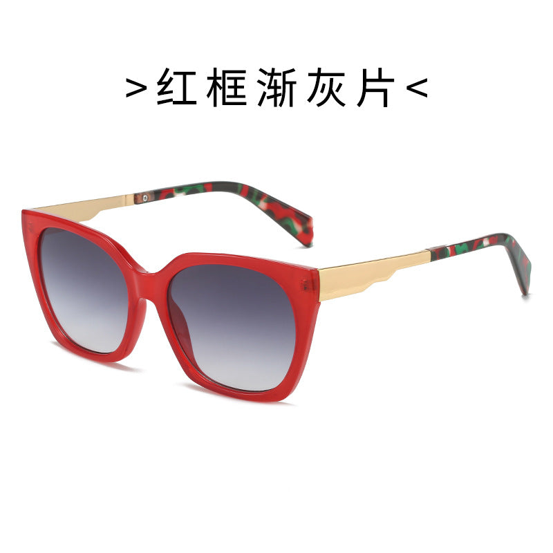 Damen Oversized-Sonnenbrille mit elegantem transparentem Rahmen und goldenen Akzenten Brehn