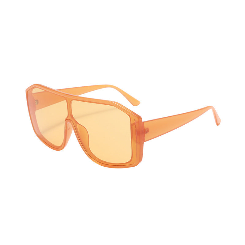 Damen Oversized Sonnenbrille mit robustem Rahmen und stylischem Design Brehn