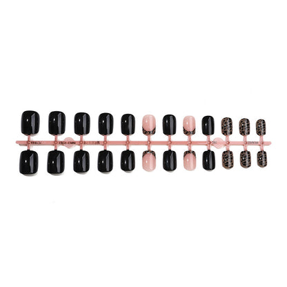 Stilvolles Press-On Nail Art Set Brehn
