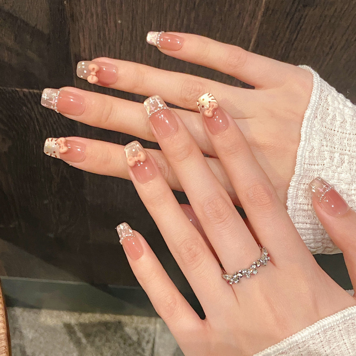 Künstlerische Press-On Nagelkunst