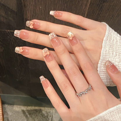 Künstlerische Press-On Nagelkunst
