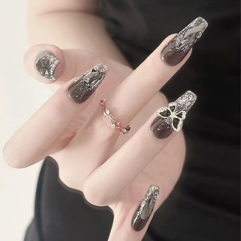 Kreatives thematisches Press-On Nagelkunst-Set Brehn