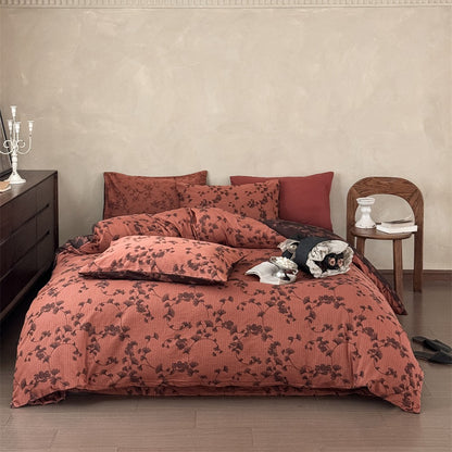 Premium-Baumwoll-Bettgarnitur mit floraler Allover‑Webstruktur und leichter Steppung