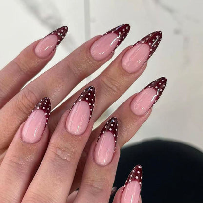 Künstlerische mandelförmige Nagelverlängerungen Brehn