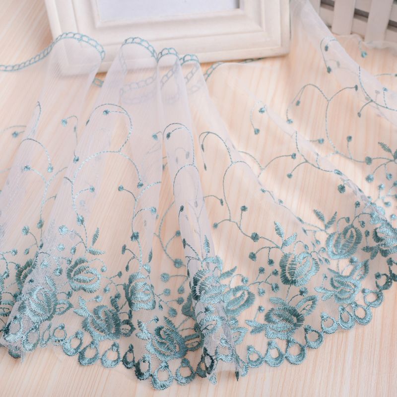 Elegante Bestickte Gardine Brehn