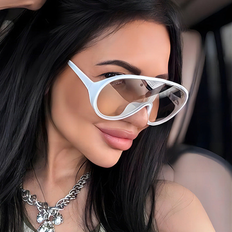 Damen futuristische Sonnenbrille mit großflächigen Gläsern und ergonomischem Rahmen Brehn