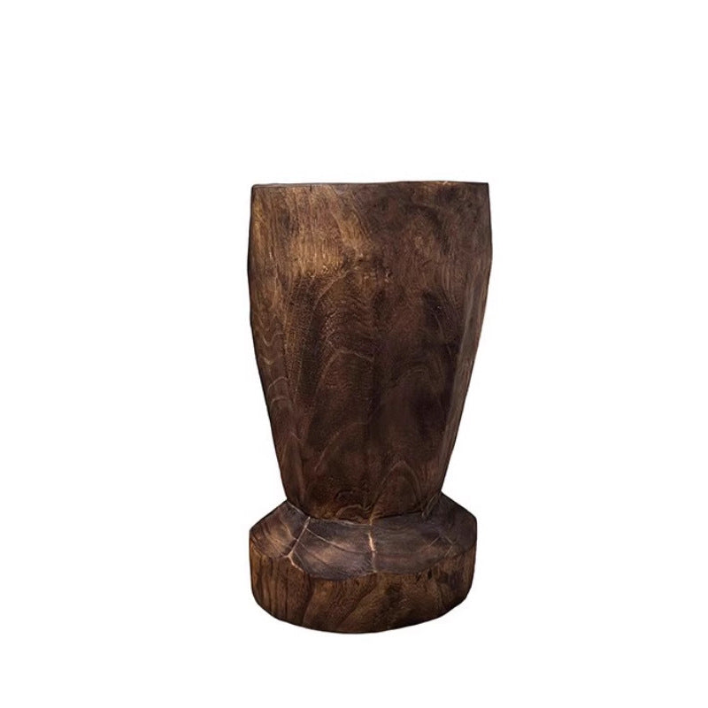 Handgefertigter artisanaler Holz-Hocker